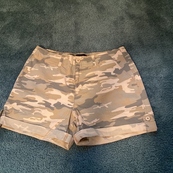Sanctuary Army Shorts size L - Picture 2 of 8